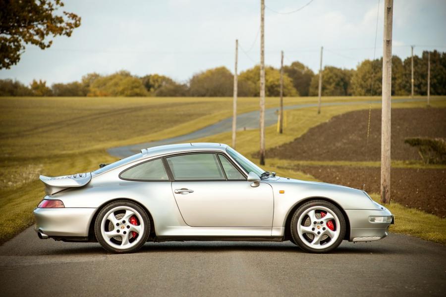 Porsche 911 Turbo 3.6 Coupe 1995 года  (UK) (фото 9 из 26)